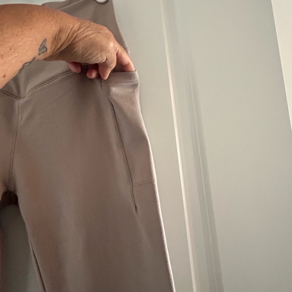 DANSKIN • Cross Waist Yoga Pants • S • - Picture 6 of 8